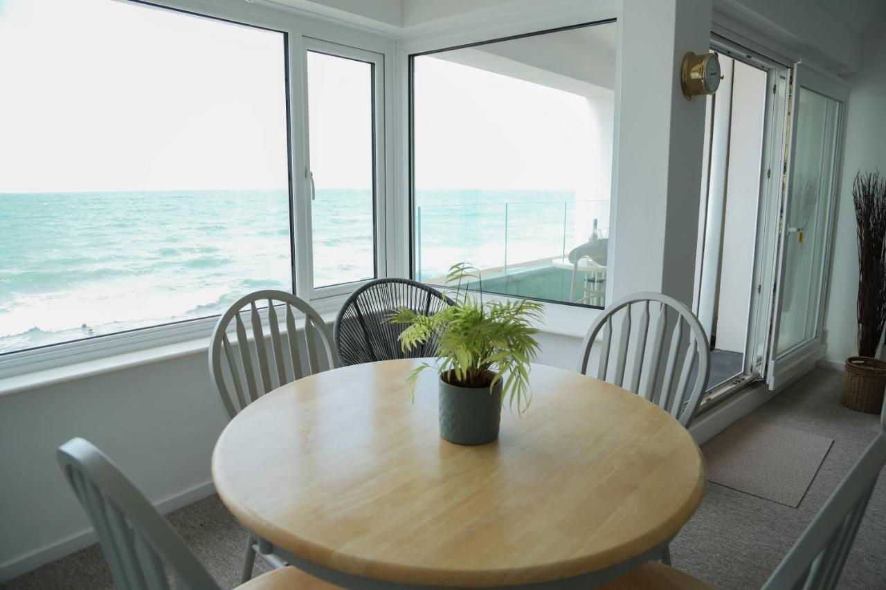 Tides - Beach Front Apartment In Bracklesham Bay Chichester Exterior foto